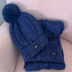 UGG Womens Navy Cable Knit Hat and Scarf Set